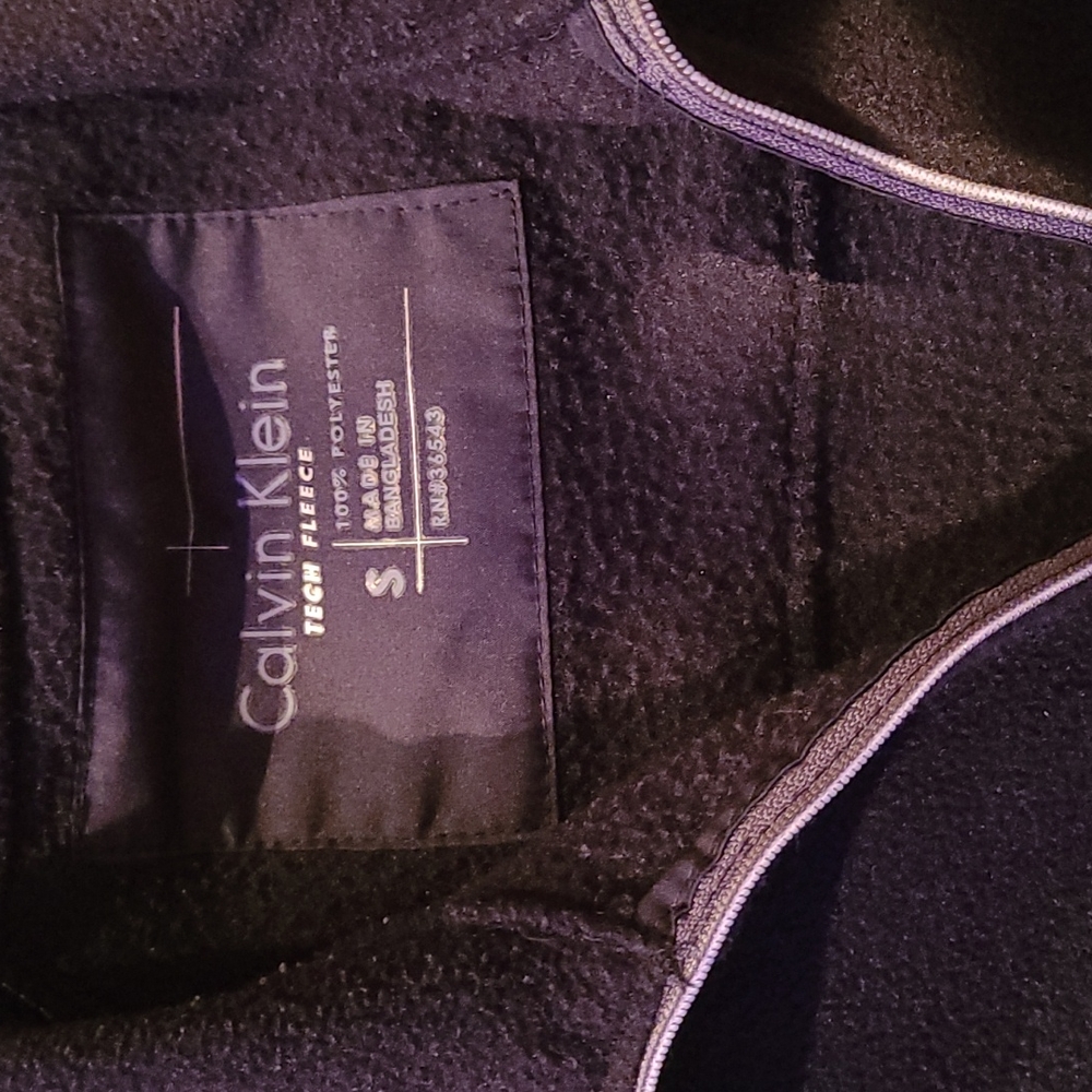 Calvin Klein pullover - Picture 2 of 3